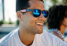 Load image into Gallery viewer, Star Spangled Fort Knocks

